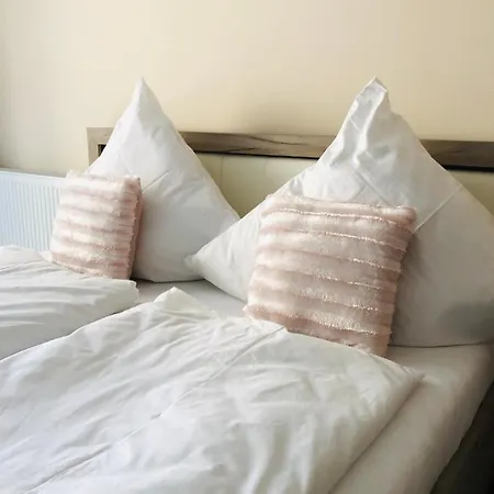 Carla Maria S Hause בית הארחה *