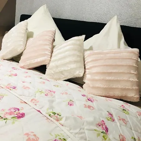 Carla Maria S Hause *