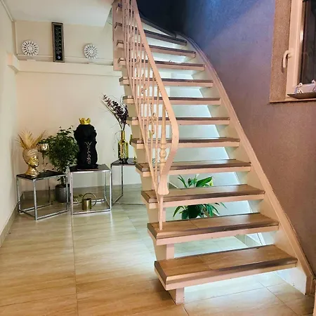 Carla Maria S Hause בית הארחה *