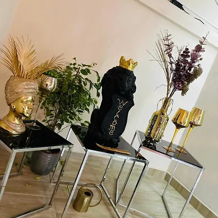 Carla Maria S Hause *